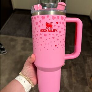 Stanley 40oz Pink Heart Water Bottle